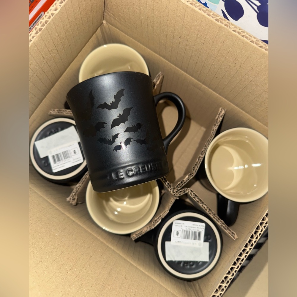 NIB Set Of 6 LE CREUSET 14 Oz Mug Bats Licorice Matte Black Halloween Coffee Cup - Picture 7 of 9